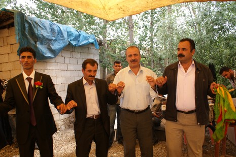 Yüksekova'da 19-20 Haziran 2010 tarihleri arasında evlenen çiftleri sizler için sayfamıza taşıdık.