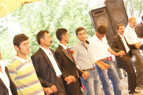 Yüksekova'da 19-20 Haziran 2010 tarihleri arasında evlenen çiftleri sizler için sayfamıza taşıdık.