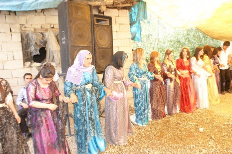 Yüksekova'da 19-20 Haziran 2010 tarihleri arasında evlenen çiftleri sizler için sayfamıza taşıdık.