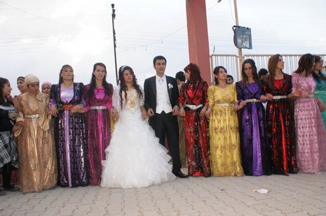 Yüksekova'da 19-20 Haziran 2010 tarihleri arasında evlenen çiftleri sizler için sayfamıza taşıdık.