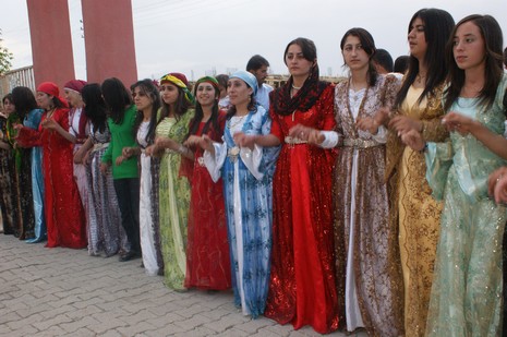 Yüksekova'da 19-20 Haziran 2010 tarihleri arasında evlenen çiftleri sizler için sayfamıza taşıdık.