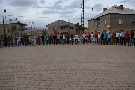 Yüksekova'da 19-20 Haziran 2010 tarihleri arasında evlenen çiftleri sizler için sayfamıza taşıdık.