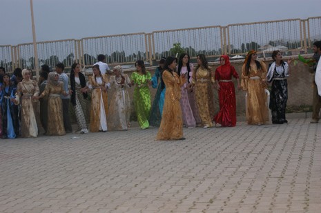 Yüksekova'da 19-20 Haziran 2010 tarihleri arasında evlenen çiftleri sizler için sayfamıza taşıdık.