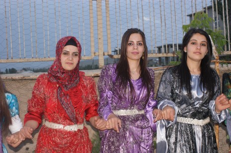 Yüksekova'da 19-20 Haziran 2010 tarihleri arasında evlenen çiftleri sizler için sayfamıza taşıdık.