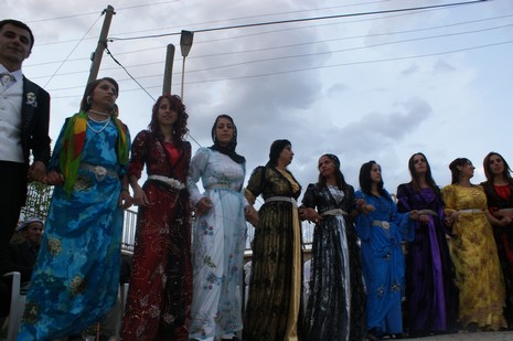 Yüksekova'da 19-20 Haziran 2010 tarihleri arasında evlenen çiftleri sizler için sayfamıza taşıdık.