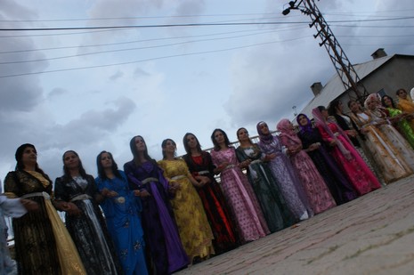 Yüksekova'da 19-20 Haziran 2010 tarihleri arasında evlenen çiftleri sizler için sayfamıza taşıdık.