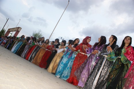 Yüksekova'da 19-20 Haziran 2010 tarihleri arasında evlenen çiftleri sizler için sayfamıza taşıdık.