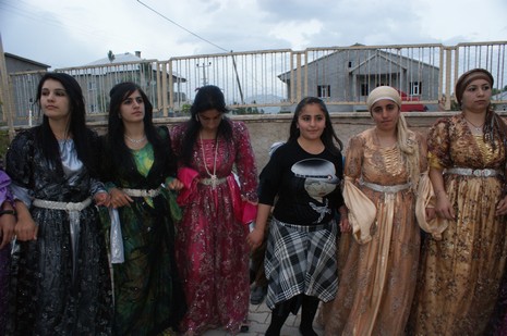 Yüksekova'da 19-20 Haziran 2010 tarihleri arasında evlenen çiftleri sizler için sayfamıza taşıdık.