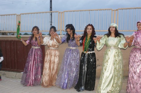 Yüksekova'da 19-20 Haziran 2010 tarihleri arasında evlenen çiftleri sizler için sayfamıza taşıdık.