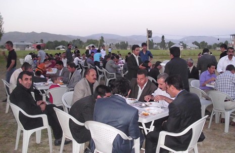 Yüksekova'da 26-27 Haziran 2010 tarihleri arasında evlenen çiftleri sizler için sayfamıza taşıdık.