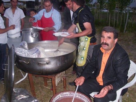 Yüksekova'da 26-27 Haziran 2010 tarihleri arasında evlenen çiftleri sizler için sayfamıza taşıdık.