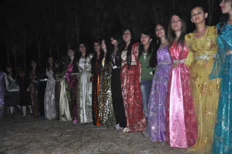 Yüksekova'da 26-27 Haziran 2010 tarihleri arasında evlenen çiftleri sizler için sayfamıza taşıdık.