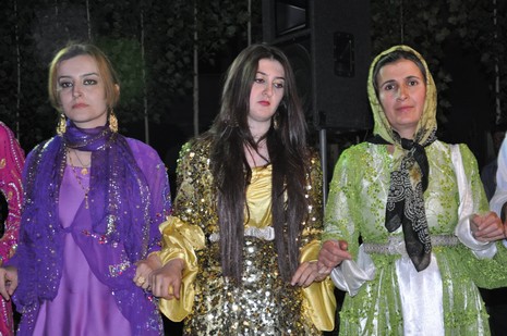 Yüksekova'da 26-27 Haziran 2010 tarihleri arasında evlenen çiftleri sizler için sayfamıza taşıdık.