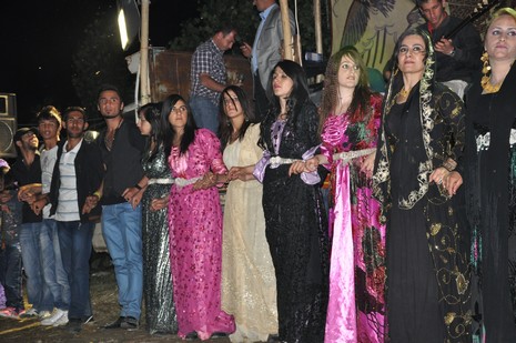 Yüksekova'da 26-27 Haziran 2010 tarihleri arasında evlenen çiftleri sizler için sayfamıza taşıdık.