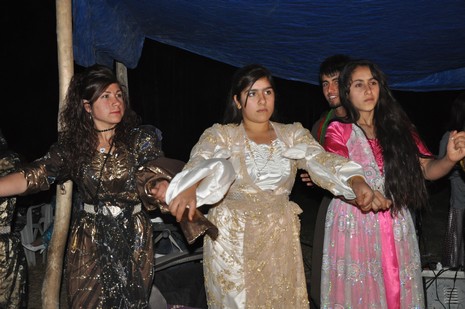 Yüksekova'da 26-27 Haziran 2010 tarihleri arasında evlenen çiftleri sizler için sayfamıza taşıdık.