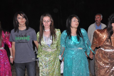 Yüksekova'da 26-27 Haziran 2010 tarihleri arasında evlenen çiftleri sizler için sayfamıza taşıdık.