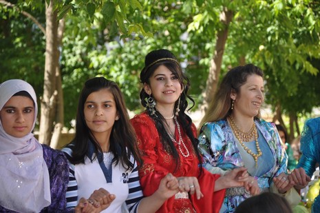 Yüksekova'da 26-27 Haziran 2010 tarihleri arasında evlenen çiftleri sizler için sayfamıza taşıdık.