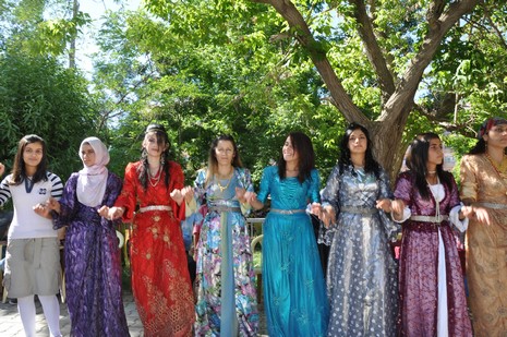 Yüksekova'da 26-27 Haziran 2010 tarihleri arasında evlenen çiftleri sizler için sayfamıza taşıdık.