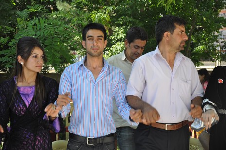 Yüksekova'da 26-27 Haziran 2010 tarihleri arasında evlenen çiftleri sizler için sayfamıza taşıdık.