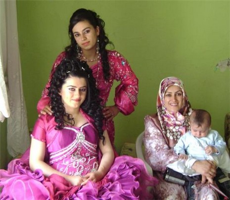 Yüksekova'da 26-27 Haziran 2010 tarihleri arasında evlenen çiftleri sizler için sayfamıza taşıdık.