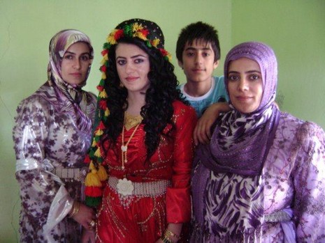 Yüksekova'da 26-27 Haziran 2010 tarihleri arasında evlenen çiftleri sizler için sayfamıza taşıdık.