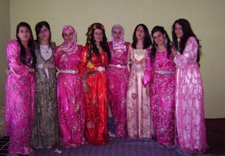 Yüksekova'da 26-27 Haziran 2010 tarihleri arasında evlenen çiftleri sizler için sayfamıza taşıdık.