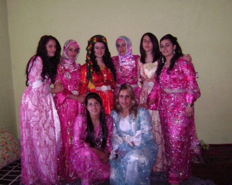 Yüksekova'da 26-27 Haziran 2010 tarihleri arasında evlenen çiftleri sizler için sayfamıza taşıdık.