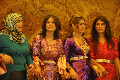 Yüksekova'da 26-27 Haziran 2010 tarihleri arasında evlenen çiftleri sizler için sayfamıza taşıdık.