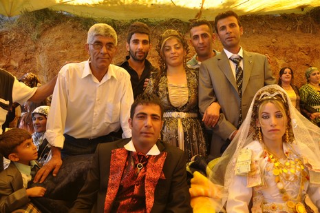 Yüksekova'da 26-27 Haziran 2010 tarihleri arasında evlenen çiftleri sizler için sayfamıza taşıdık.