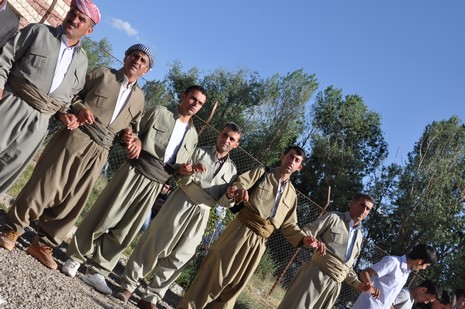 Yüksekova'da 26-27 Haziran 2010 tarihleri arasında evlenen çiftleri sizler için sayfamıza taşıdık.