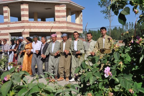 Yüksekova'da 26-27 Haziran 2010 tarihleri arasında evlenen çiftleri sizler için sayfamıza taşıdık.