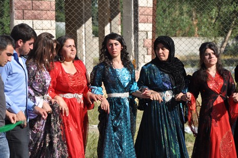 Yüksekova'da 26-27 Haziran 2010 tarihleri arasında evlenen çiftleri sizler için sayfamıza taşıdık.