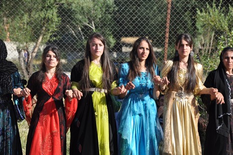 Yüksekova'da 26-27 Haziran 2010 tarihleri arasında evlenen çiftleri sizler için sayfamıza taşıdık.