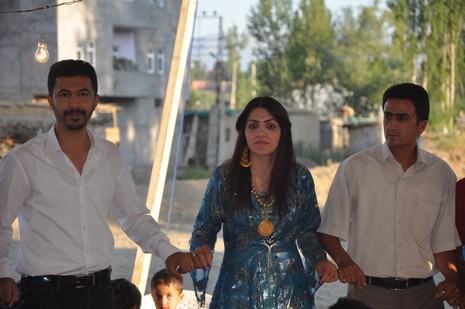 Yüksekova'da 26-27 Haziran 2010 tarihleri arasında evlenen çiftleri sizler için sayfamıza taşıdık.