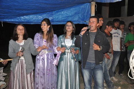 Yüksekova'da 26-27 Haziran 2010 tarihleri arasında evlenen çiftleri sizler için sayfamıza taşıdık.