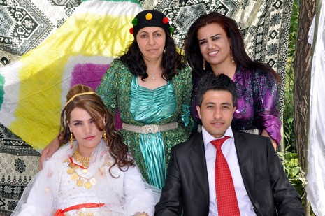 Yüksekova'da 03.04. TEMMUZ 2010 tarihleri arasında evlenen çiftleri sizler için sayfamıza taşıdık.