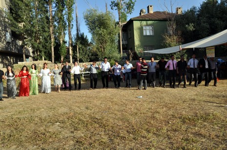 Yüksekova'da 03.04. TEMMUZ 2010 tarihleri arasında evlenen çiftleri sizler için sayfamıza taşıdık.