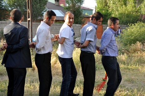 Yüksekova'da 03.04. TEMMUZ 2010 tarihleri arasında evlenen çiftleri sizler için sayfamıza taşıdık.