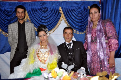 Yüksekova'da 03.04. TEMMUZ 2010 tarihleri arasında evlenen çiftleri sizler için sayfamıza taşıdık.