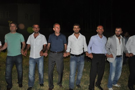 Yüksekova'da 03.04. TEMMUZ 2010 tarihleri arasında evlenen çiftleri sizler için sayfamıza taşıdık.