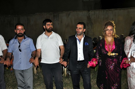 Yüksekova'da 03.04. TEMMUZ 2010 tarihleri arasında evlenen çiftleri sizler için sayfamıza taşıdık.