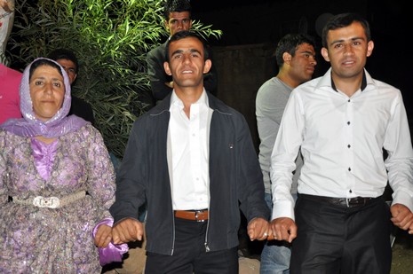 Yüksekova'da 03.04. TEMMUZ 2010 tarihleri arasında evlenen çiftleri sizler için sayfamıza taşıdık.