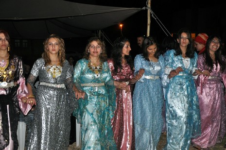 Yüksekova'da 03.04. TEMMUZ 2010 tarihleri arasında evlenen çiftleri sizler için sayfamıza taşıdık.