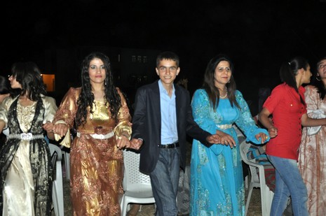 Yüksekova'da 03.04. TEMMUZ 2010 tarihleri arasında evlenen çiftleri sizler için sayfamıza taşıdık.