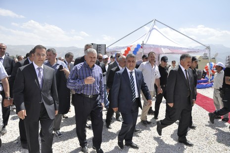 Yüksekovada yapılacak olan THY tören atma merasimi için Ulaştırma Bakanı Binali Yıldırım, Tarım ve Köyişleri Bakanı Mehdi Eker havaalanının temelini attı. 