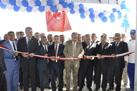 Yüksekovada yapılacak olan THY tören atma merasimi için Ulaştırma Bakanı Binali Yıldırım, Tarım ve Köyişleri Bakanı Mehdi Eker havaalanının temelini attı. 