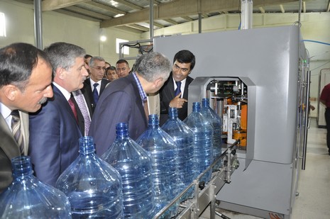 Yüksekovada yapılacak olan THY tören atma merasimi için Ulaştırma Bakanı Binali Yıldırım, Tarım ve Köyişleri Bakanı Mehdi Eker havaalanının temelini attı. 