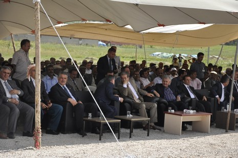 Yüksekovaya bağlı Büyükçiftlik beldesinde Zeysu su paketleme fabrikası yapılan törenle hizmete açıldı