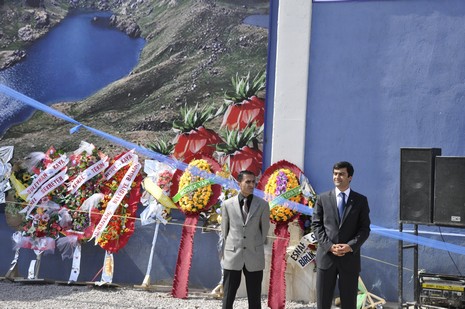 Yüksekovaya bağlı Büyükçiftlik beldesinde Zeysu su paketleme fabrikası yapılan törenle hizmete açıldı