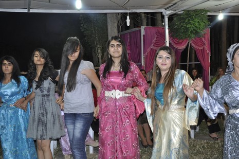 Yüksekova'da 17.18 Temmuz 2010 tarihleri arasında evlenen çiftleri sizler için sayfamıza taşıdık.